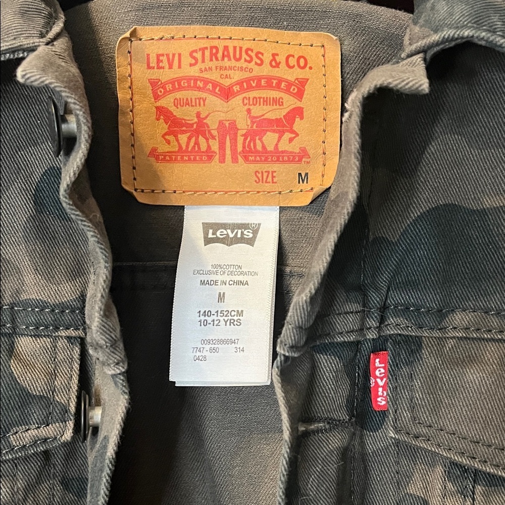 Levi‎ Camo Denim Trucker Jacket Kids Medium 10/12 Years - Green Camouflage - Picture 2 of 4
